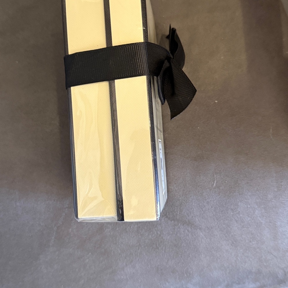 Jo Malone 154  3.4 oz
New in sealed box ready to gift - Picture 4 of 4